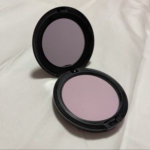 {2 / $15} MAC // Prep + Prime CC Pressed Powder (Illuminate: Lavender)